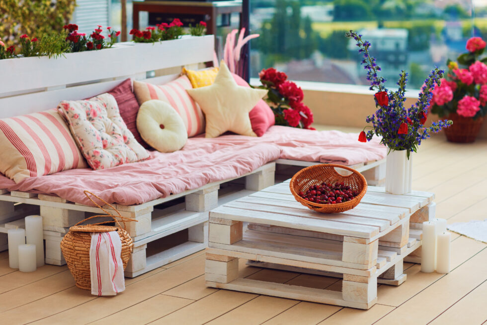 Palettensofa selber bauen in fünf Schritten So funktioniert's