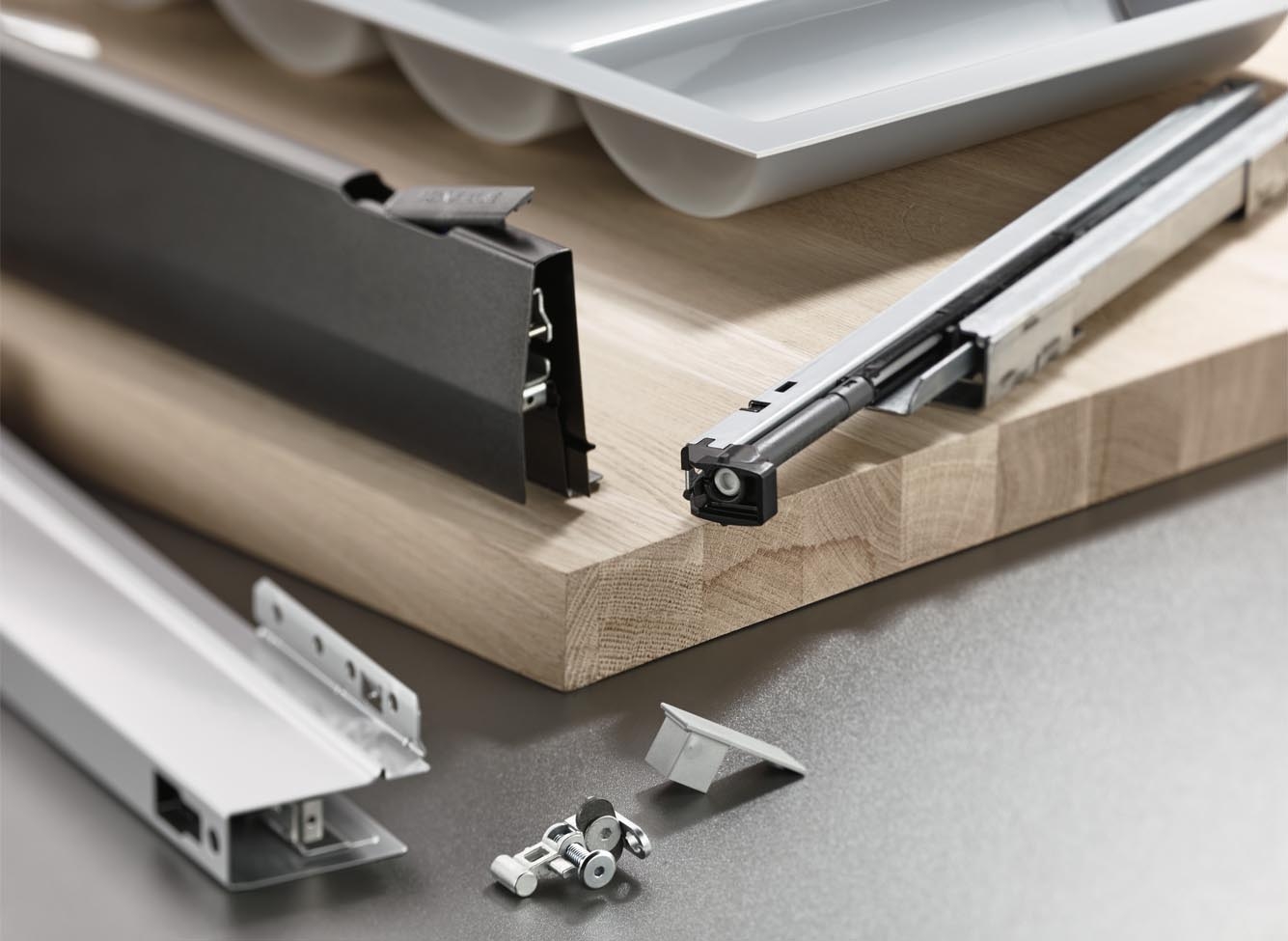 Schubladenschiene montieren: Wie du deine neue Schubladenführung in 4 einfachen Schritten montierst