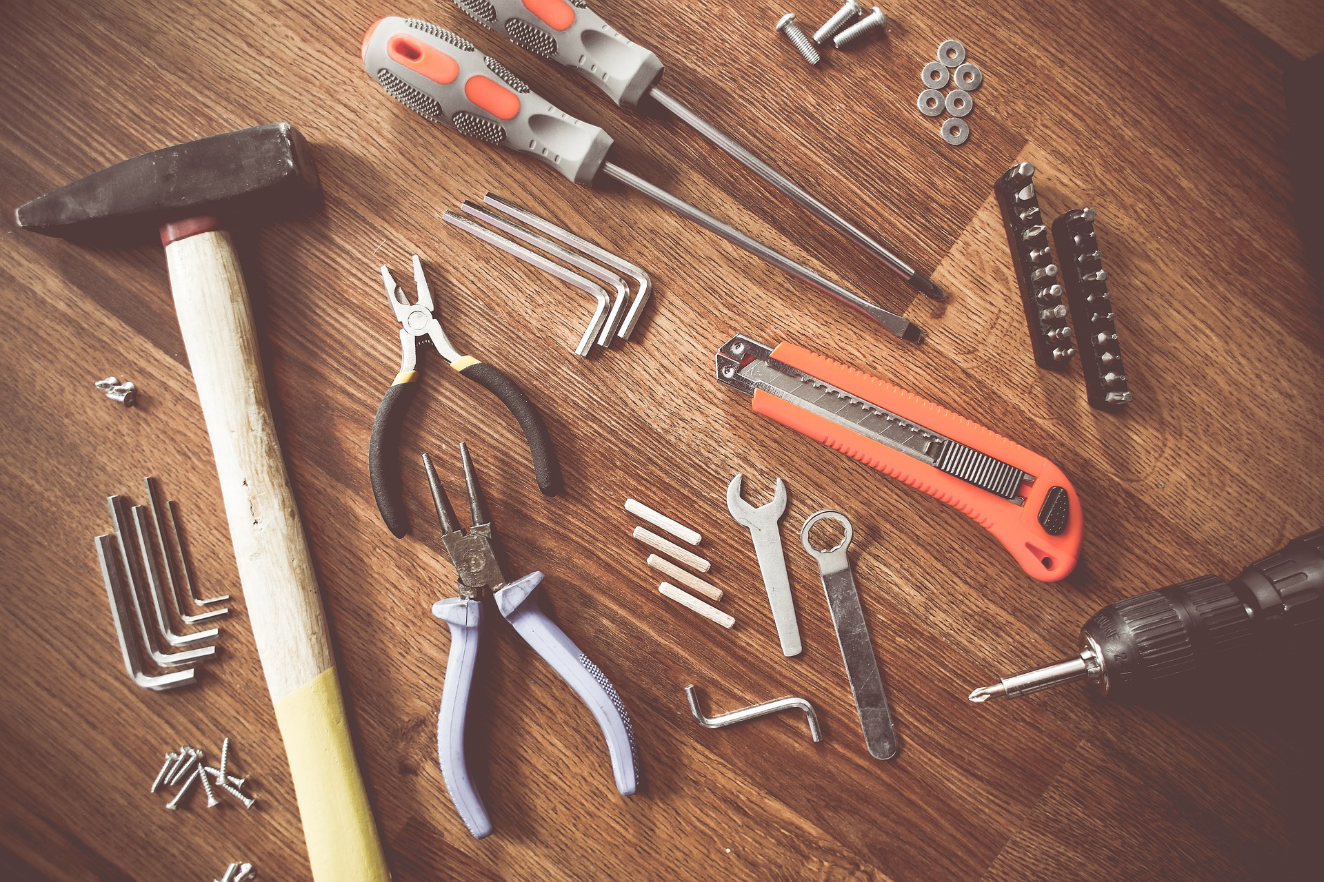 Kleines Werkzeug-1×1: Die wichtigsten Werkzeuge für deine Heimwerker-Grundausstattung